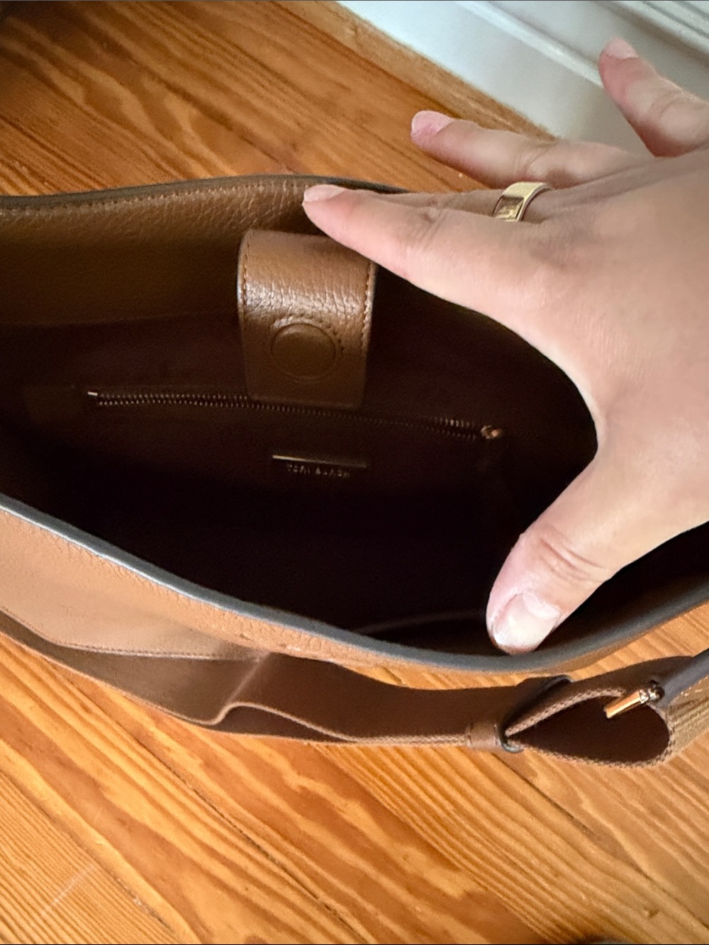 Tory Burch Cognac Pebbled Leather Messenger Bag with Wide Strap - Picture 4 of 6